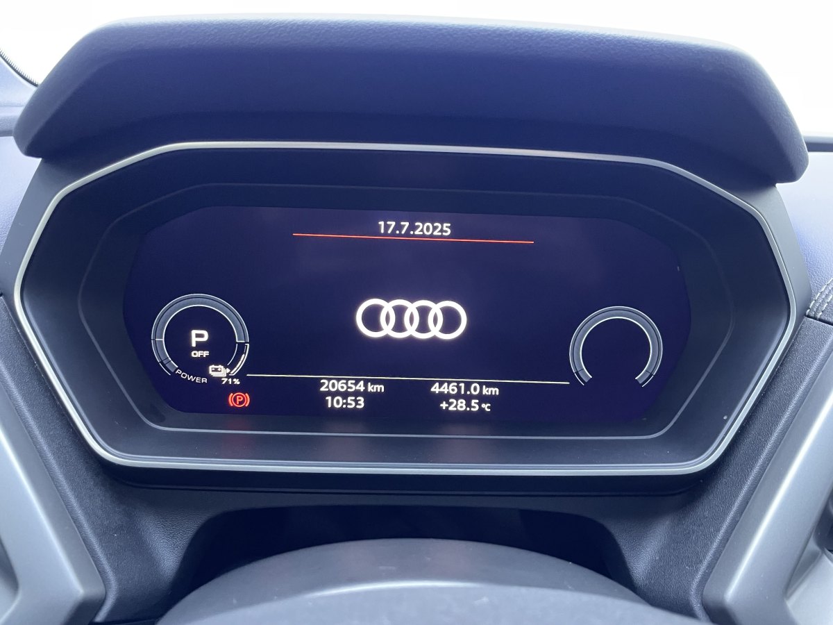 Audi Q4 e-tron 2024 imagem de carro #16