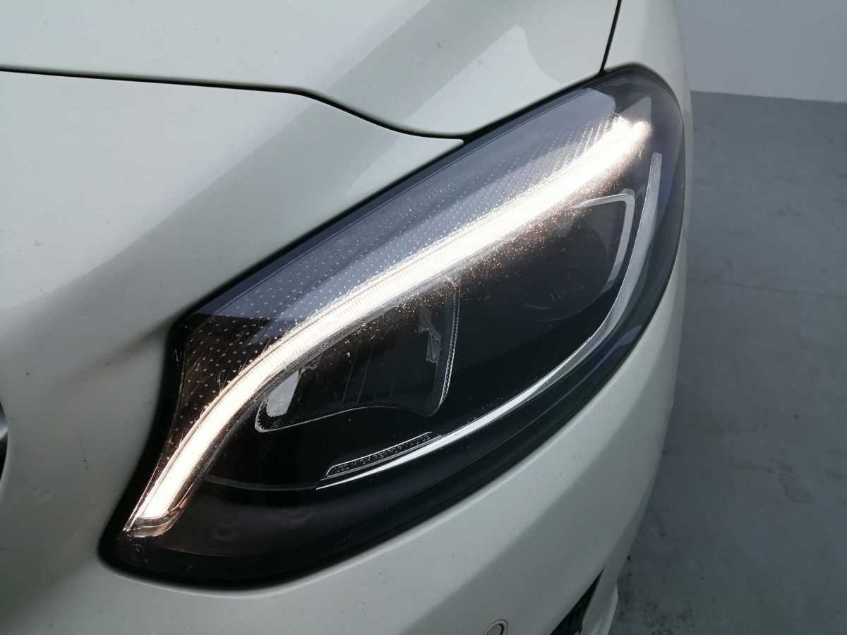 Mercedes-Benz B Class 2015 car image #16