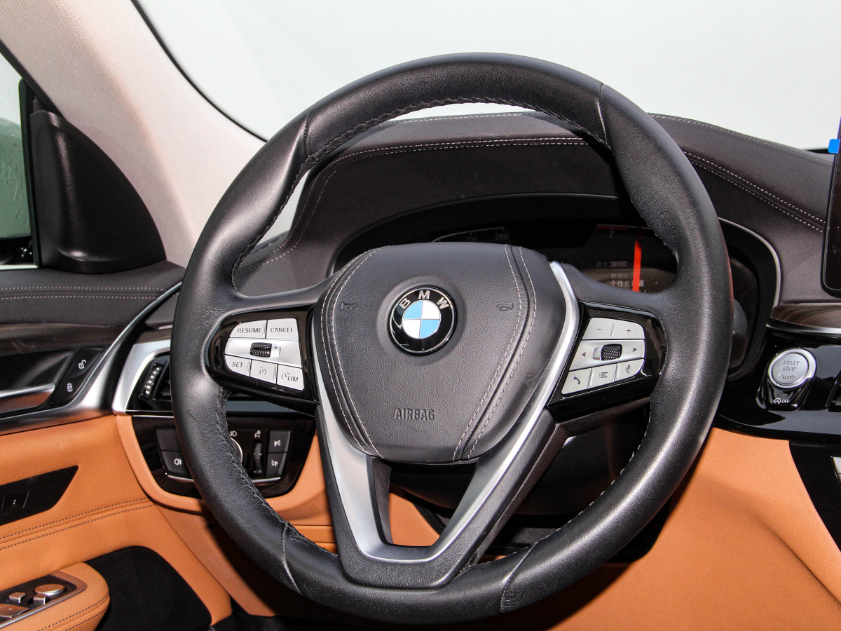 BMW 6 Series 2022 car image #16