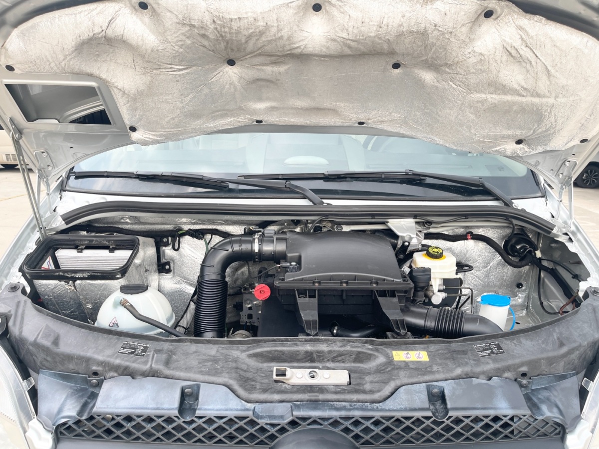 Mercedes-Benz Sprinter 2014 car image #16