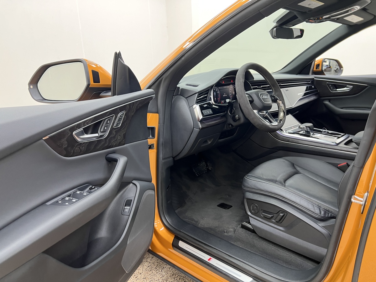 Audi RS Q8 2020 car image #16