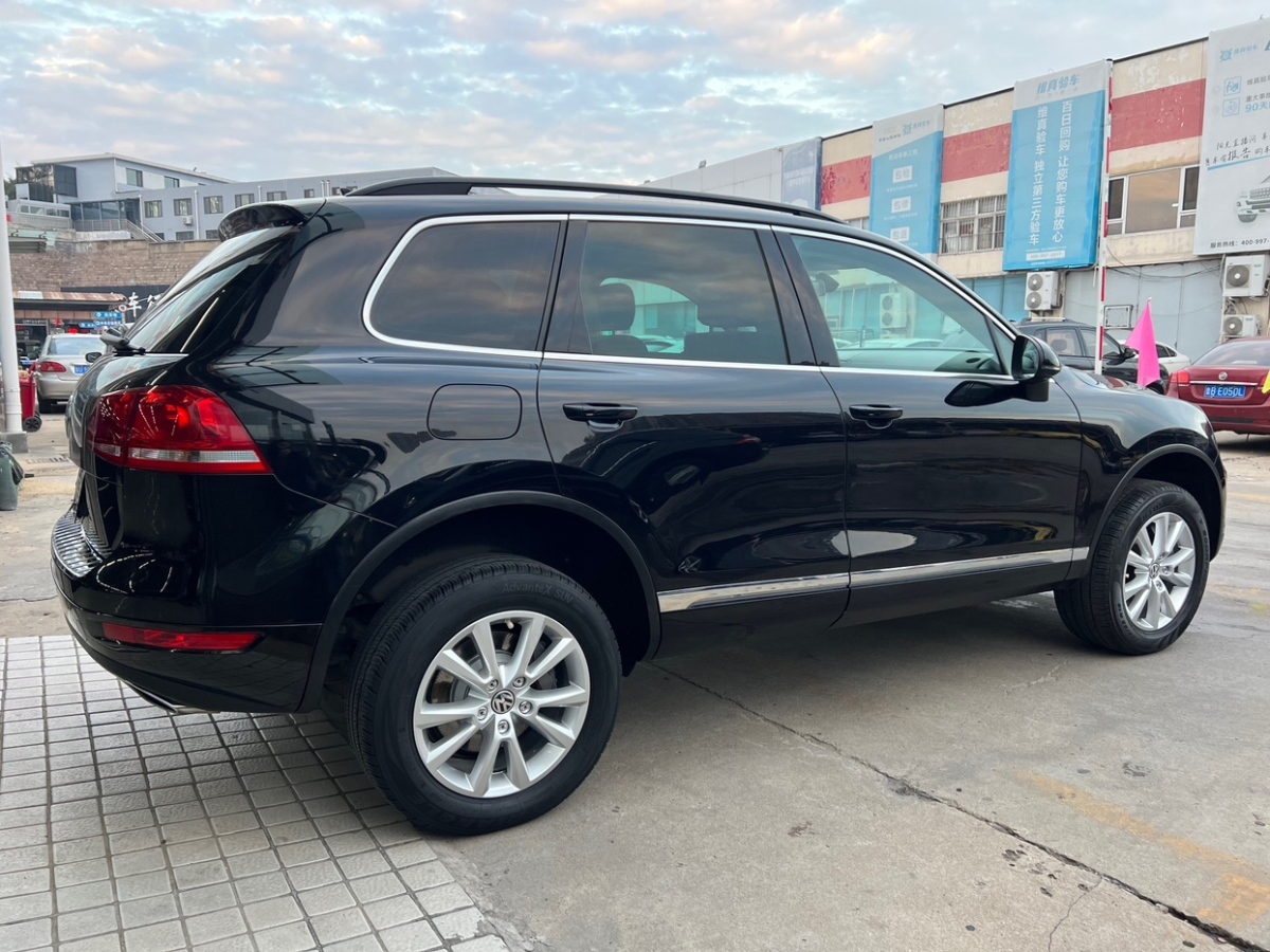 Volkswagen Touareg 2014 car image #16