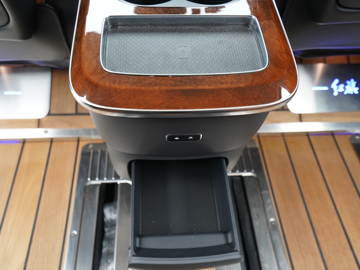 HongQi HQ9 2023 #16 HongQi HQ9 2023 car image #16