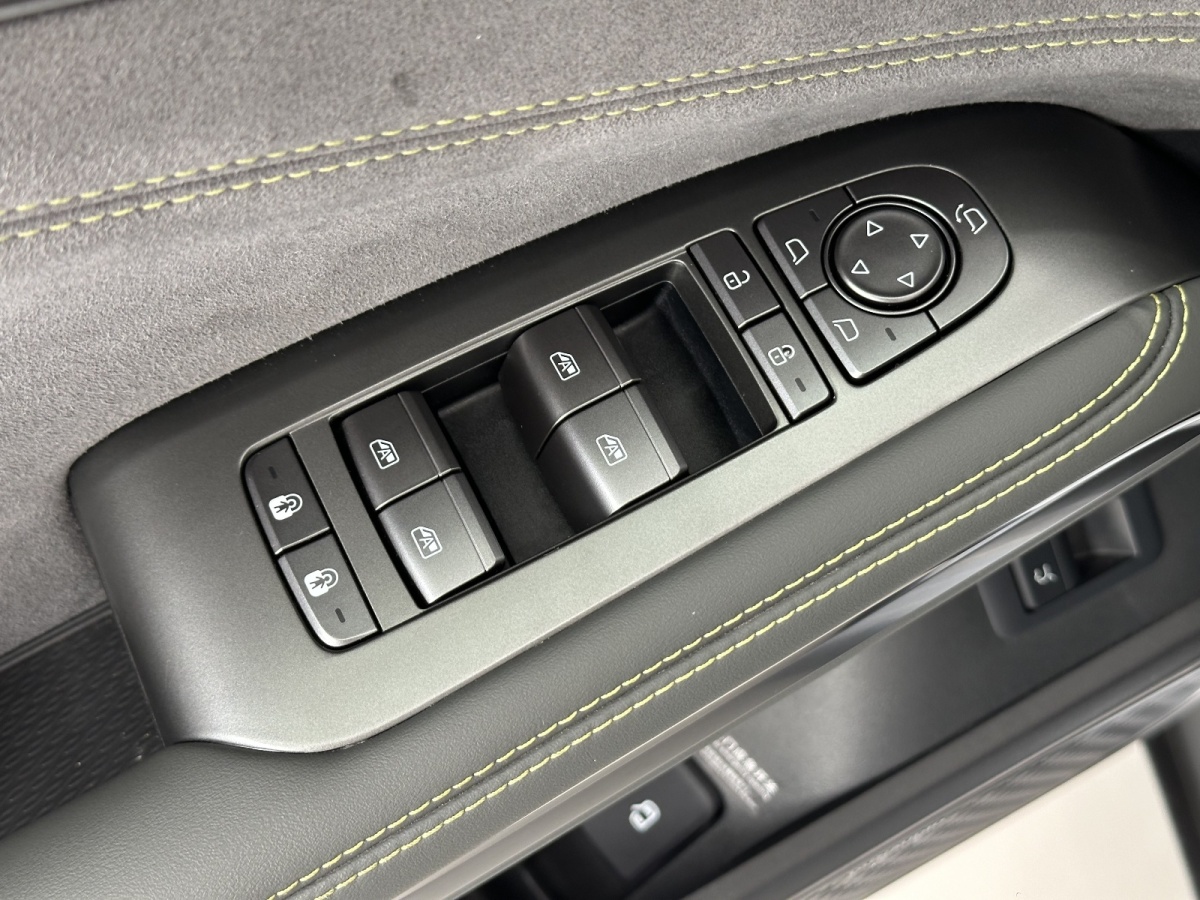 BYD Song 2025 #16 BYD Song 2025 car image #16