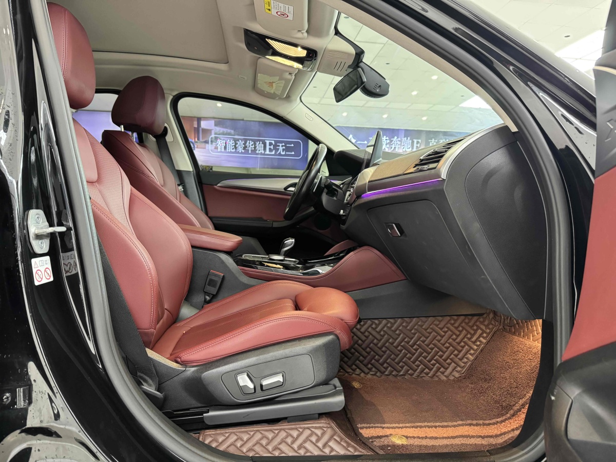 BMW X4 2021 car image #16