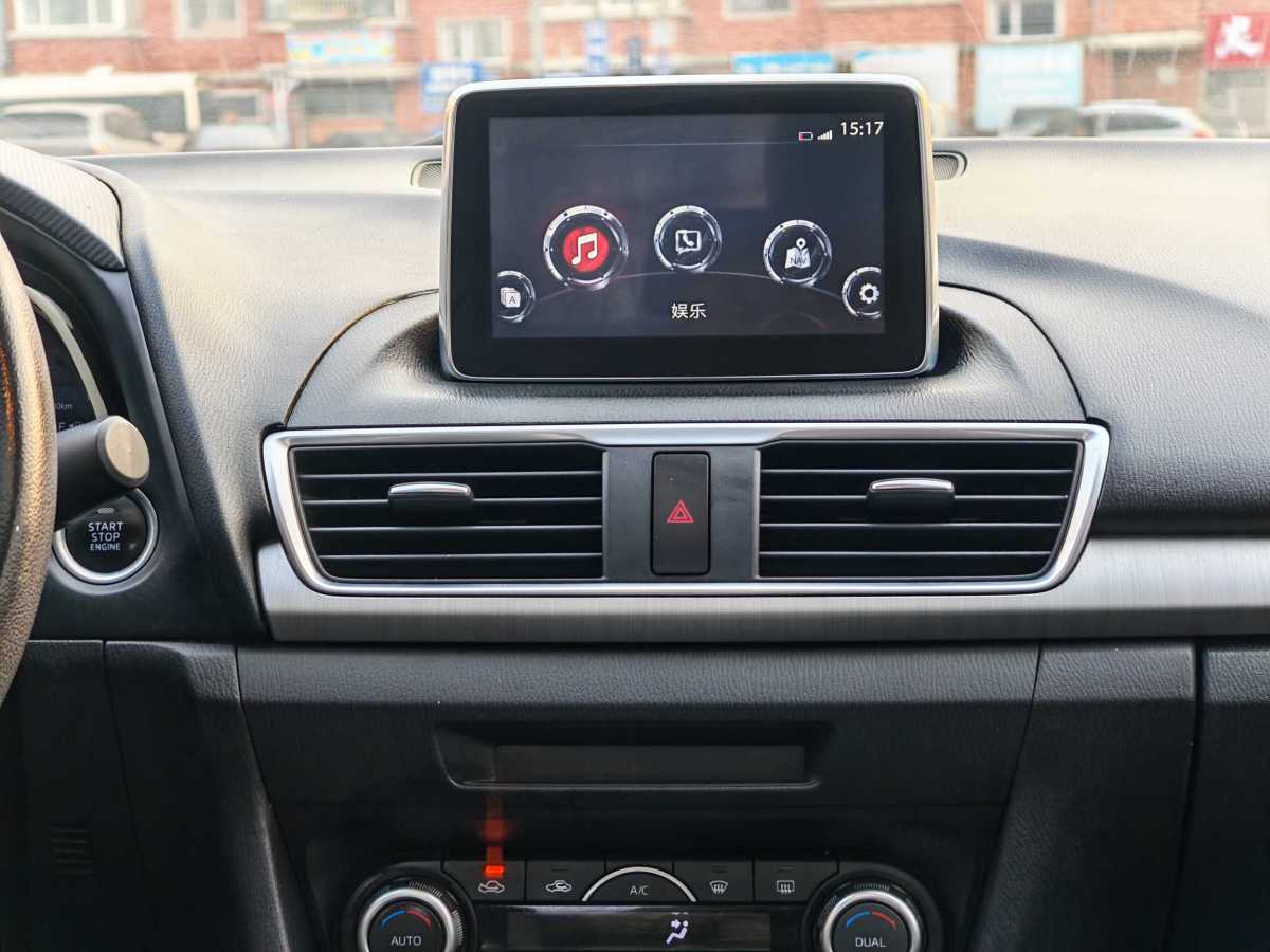 Mazda 3 2015 image de voiture #16