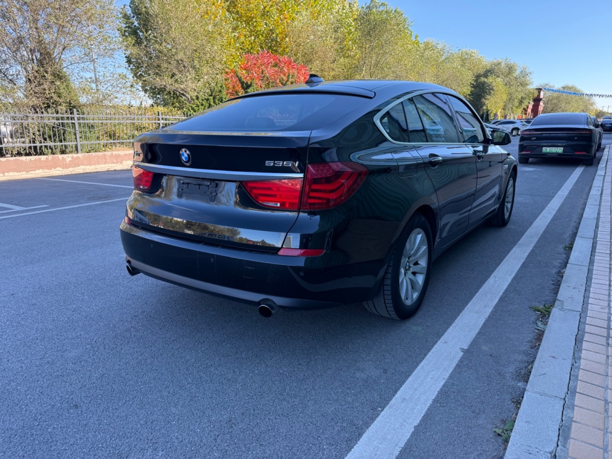 BMW 5 Series GT 2010 immagine di auto #16