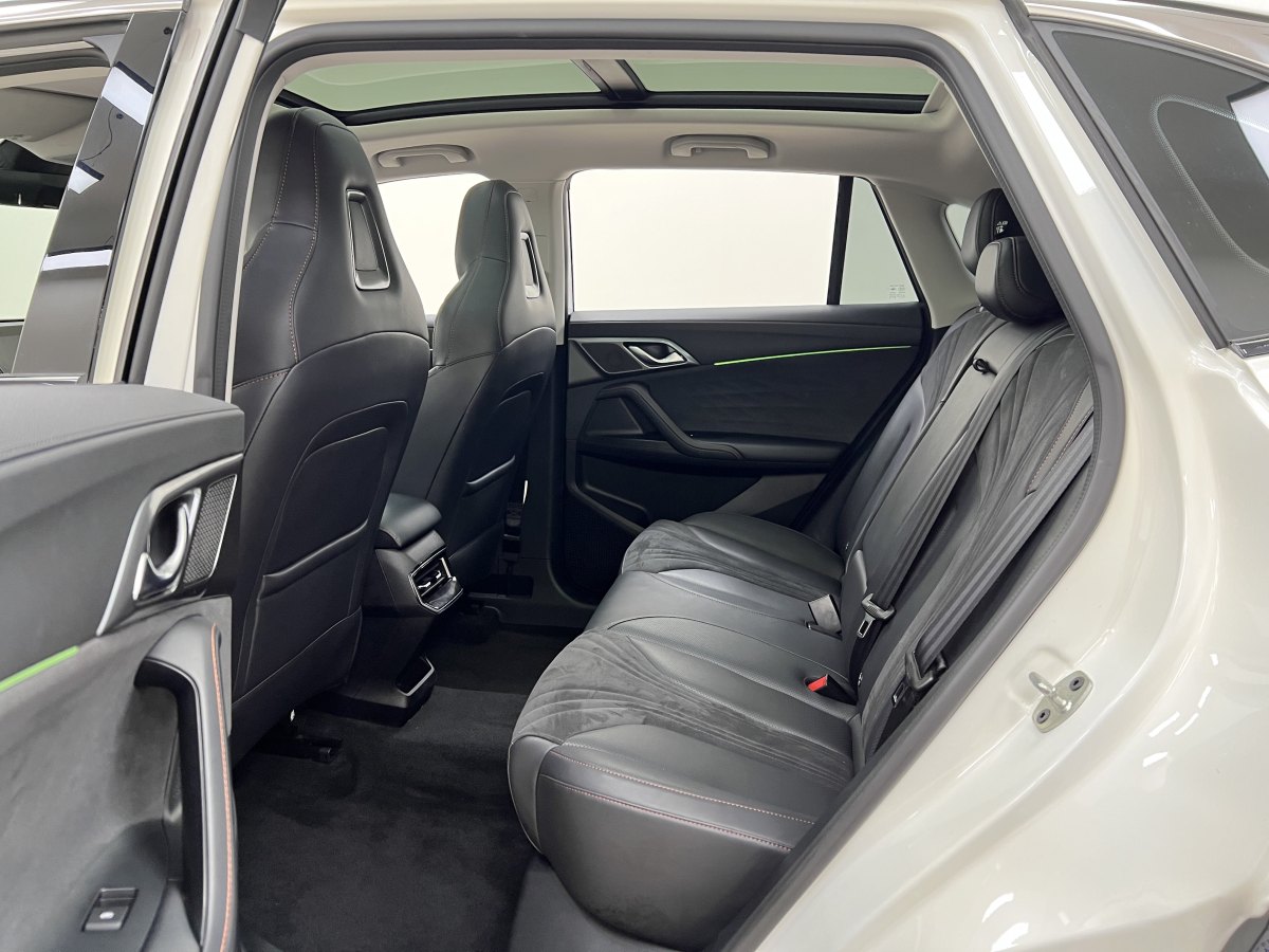 Roewe D5X DMH 2024 car image #16