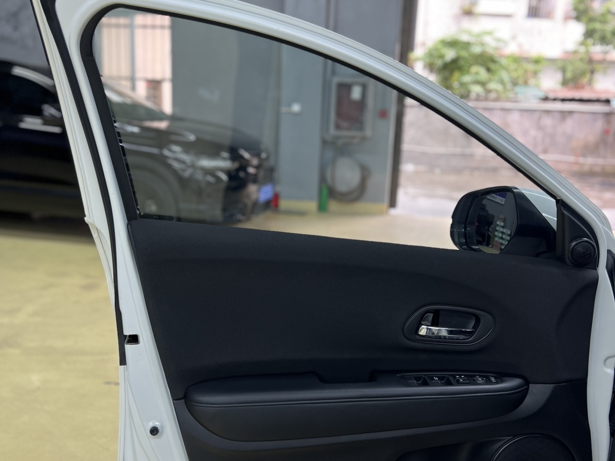 Honda VEZEL 2020 #16 Honda VEZEL 2020 car image #16