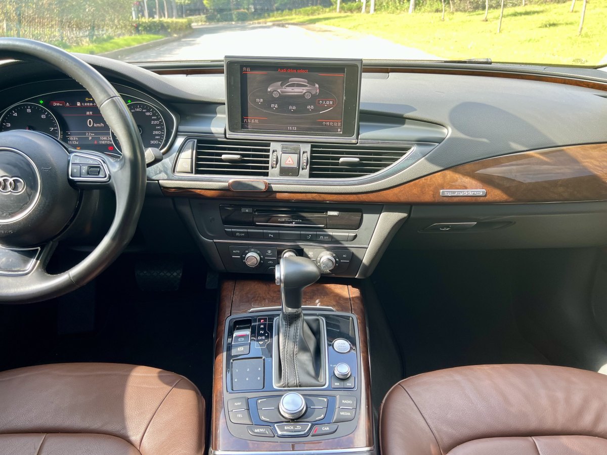 Audi A7 2013 car image #16