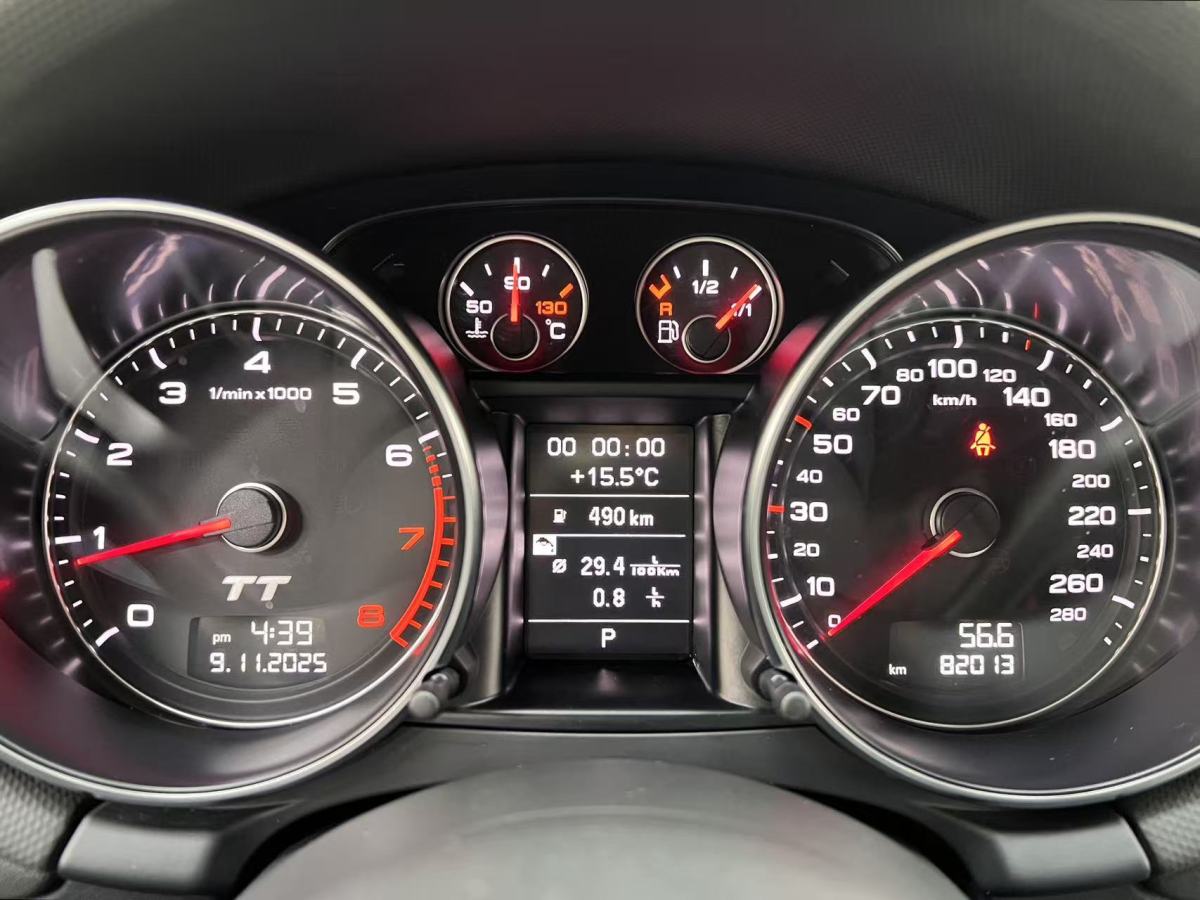 Audi TT 2014 car image #16