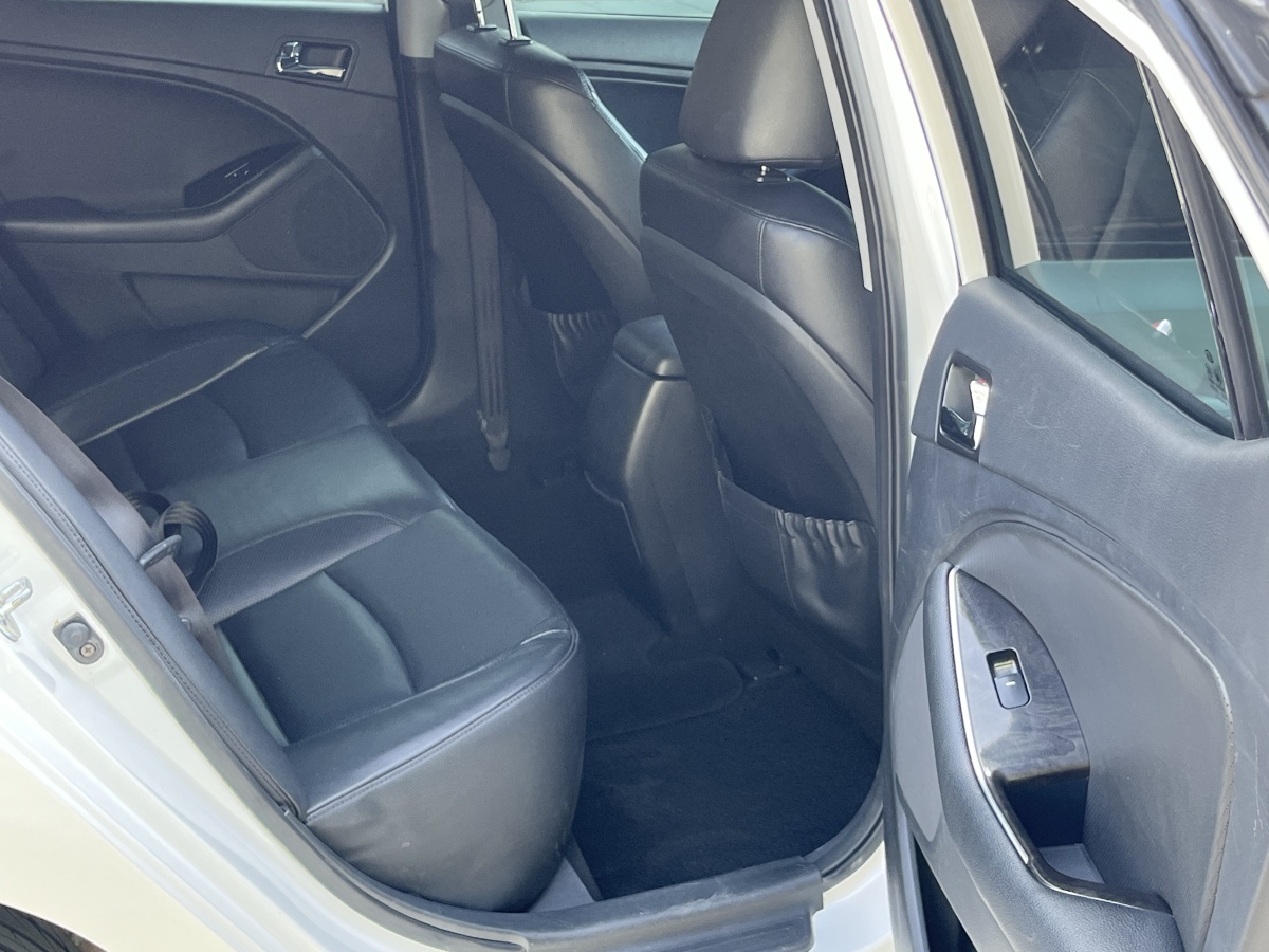 Kia K5 (Imported) 2015 immagine di auto #16