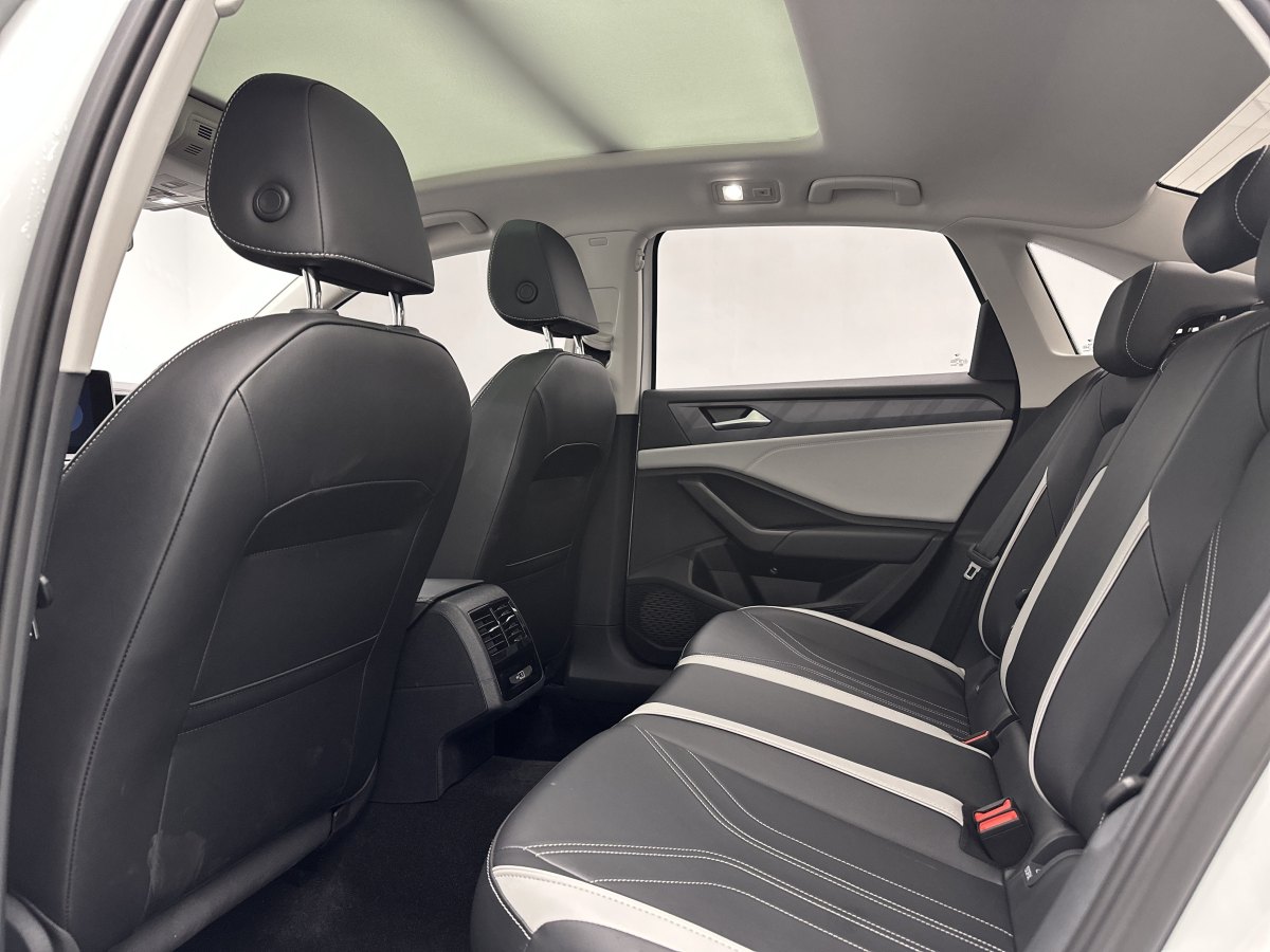 Jetta VA7 2025 car image #16