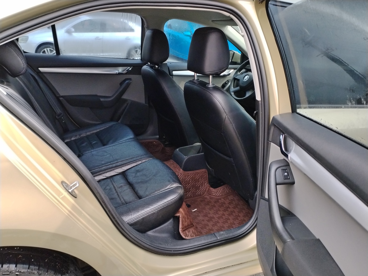 Skoda Octavia (Imported) 2015 car image #16