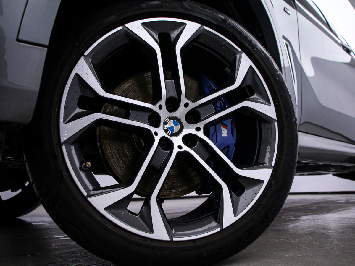 BMW X5 2023 car image #16