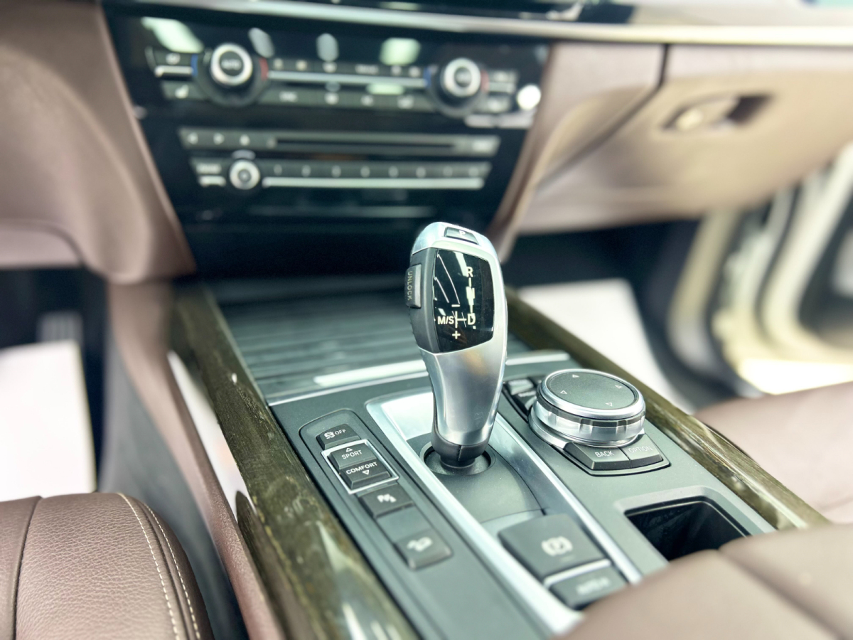 BMW X5 (Imported) 2015 #16 BMW X5 (Imported) 2015 imagem de carro #16