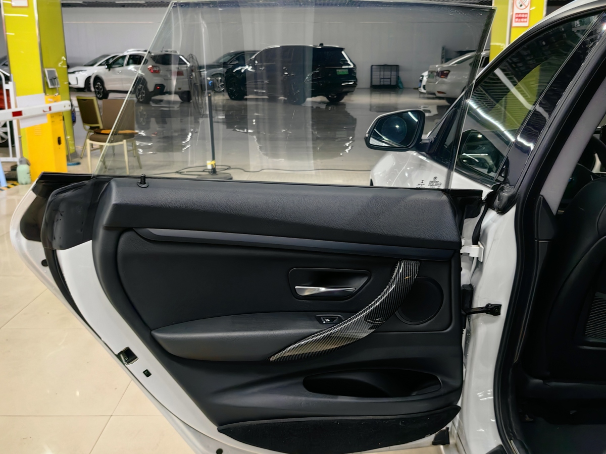 BMW 3 Series (Imported) 2017 car image #16