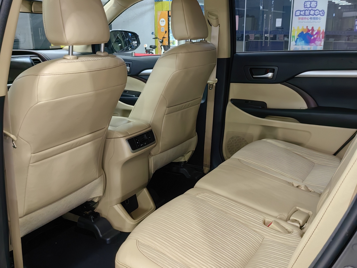 Toyota Highlander (Imported) 2016 #16 Toyota Highlander (Imported) 2016 immagine di auto #16