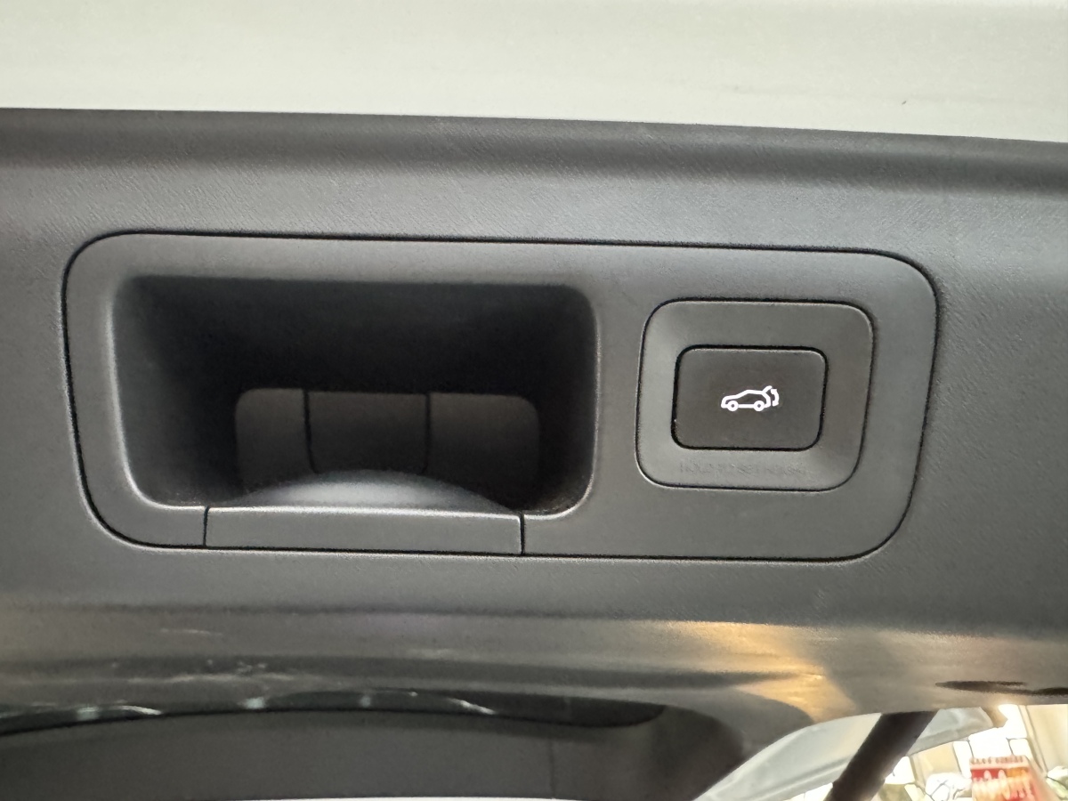 GAC Trumpchi E8 New Energy 2023 car image #16