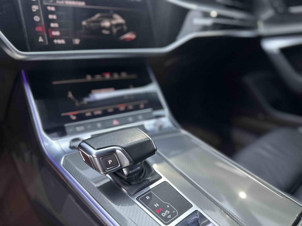 Audi A7 2021 car image #16