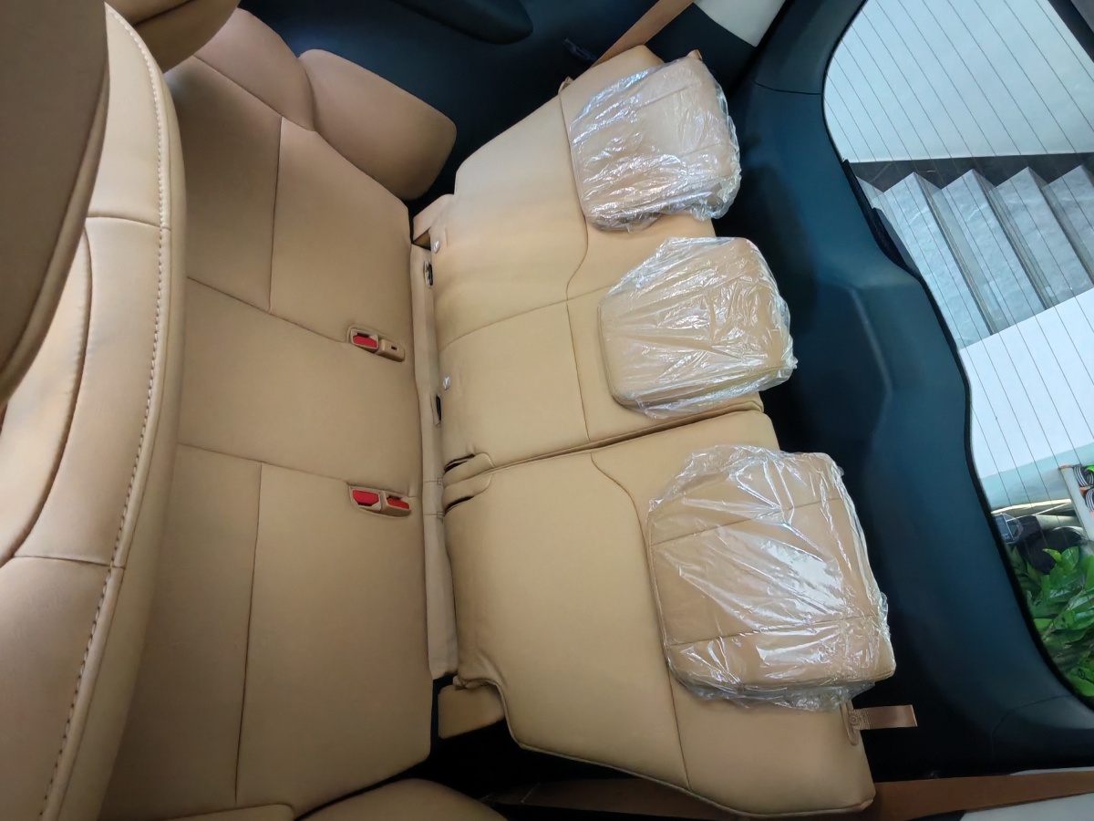 GAC Trumpchi E8 New Energy 2025 #16 GAC Trumpchi E8 New Energy 2025 car image #16