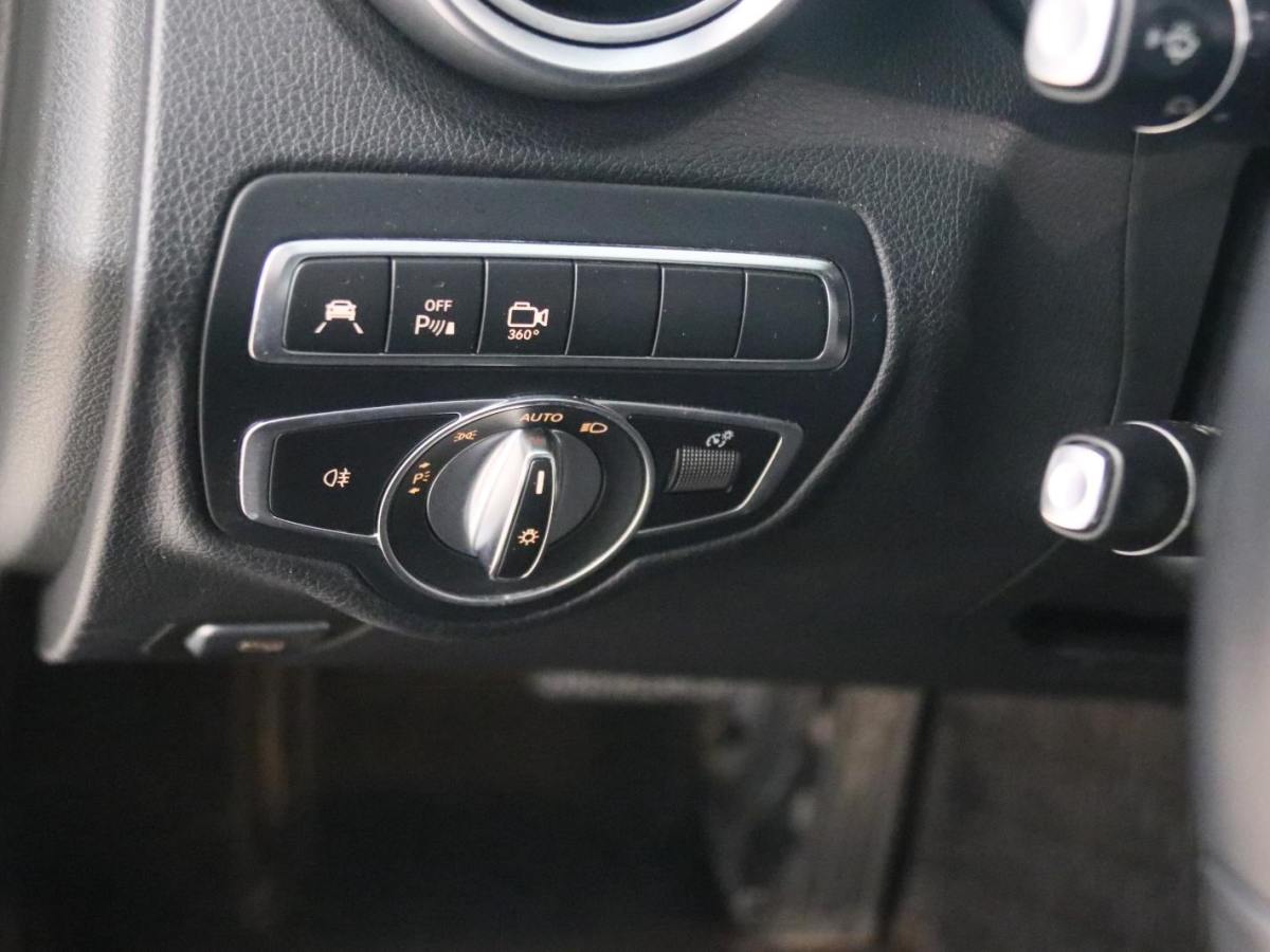 Mercedes-Benz 2018 car image #16