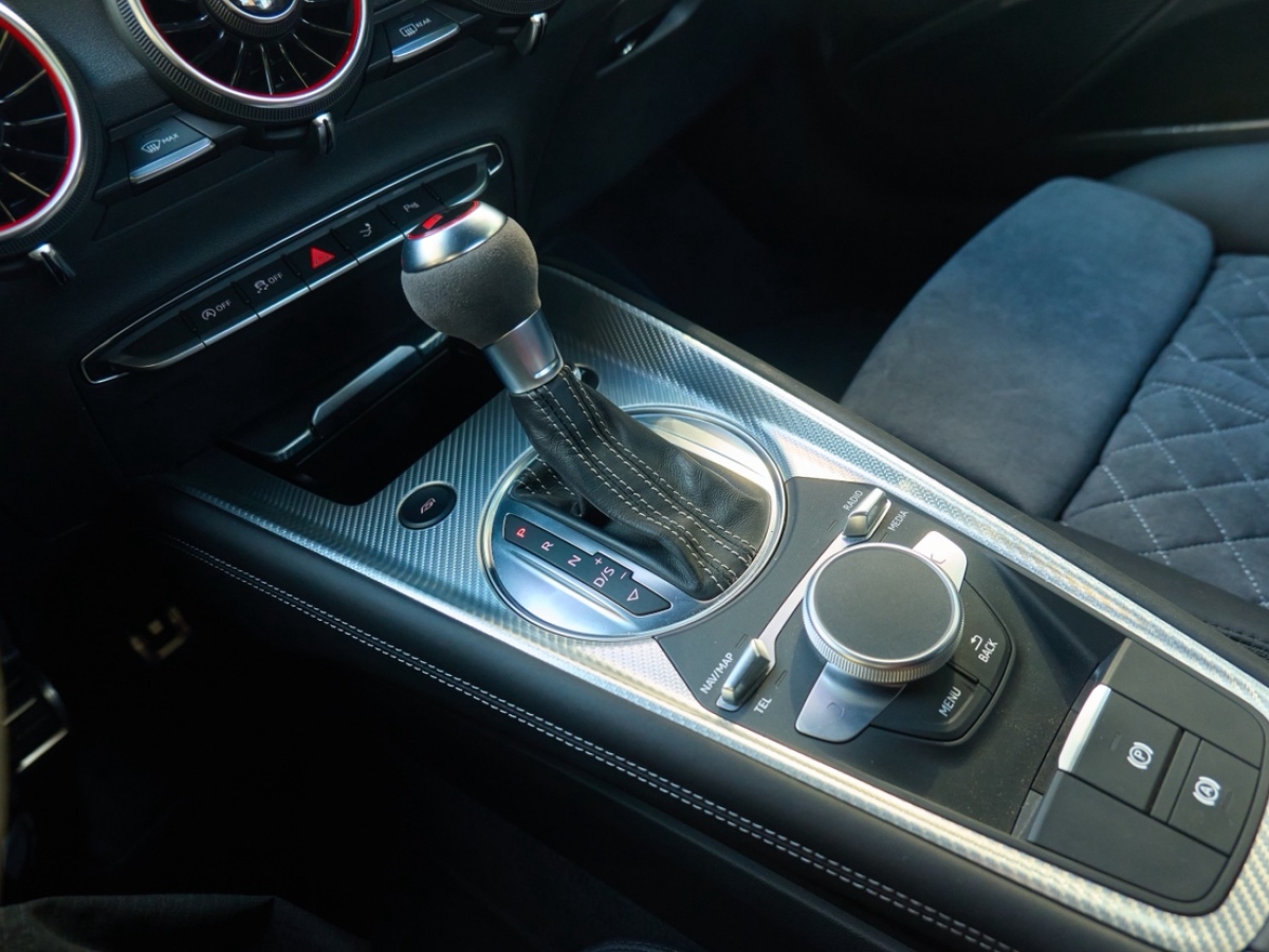 Audi TT RS 2020 car image #16