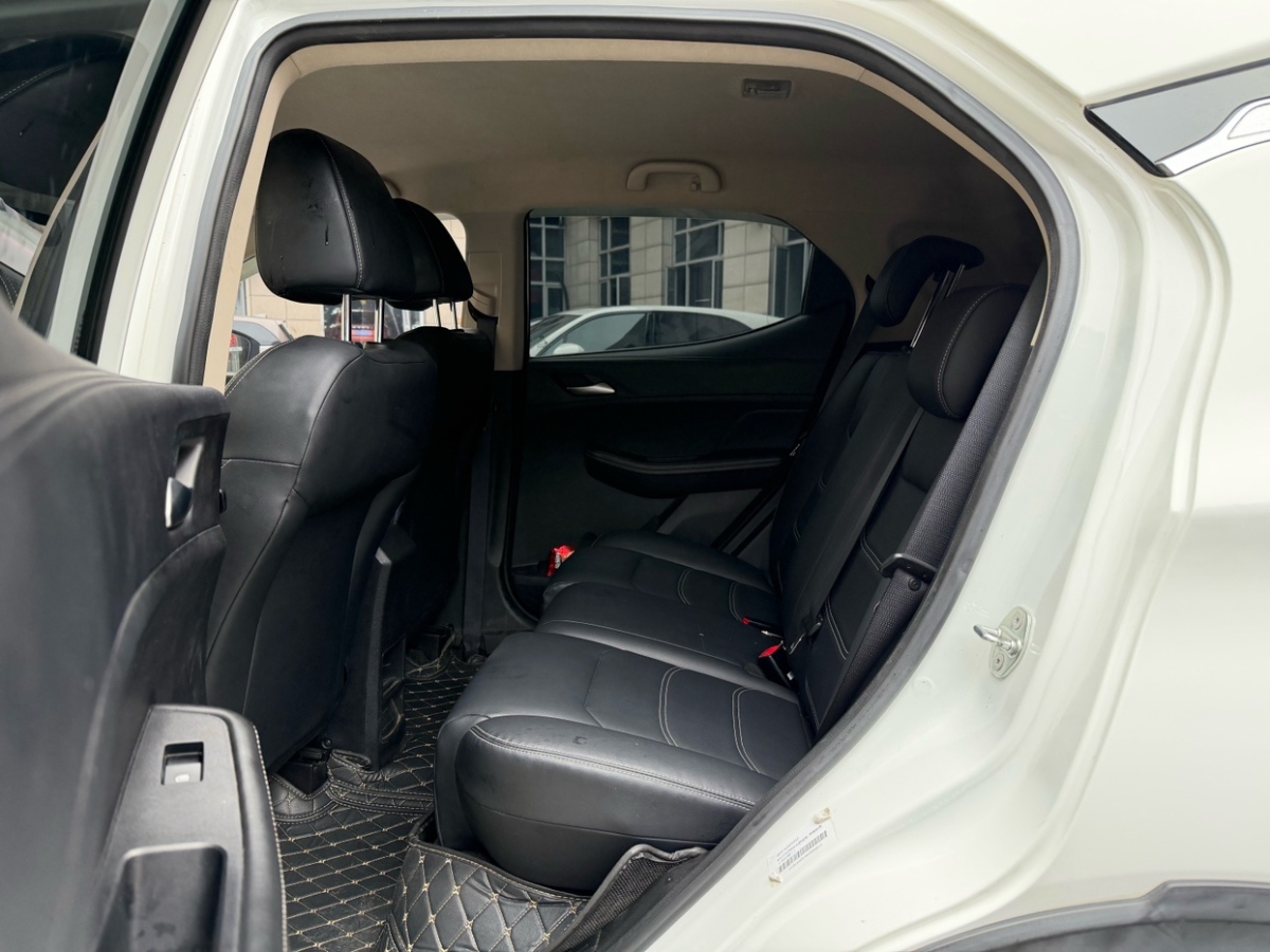 BYD Yuan New Energy 2019 car image #16