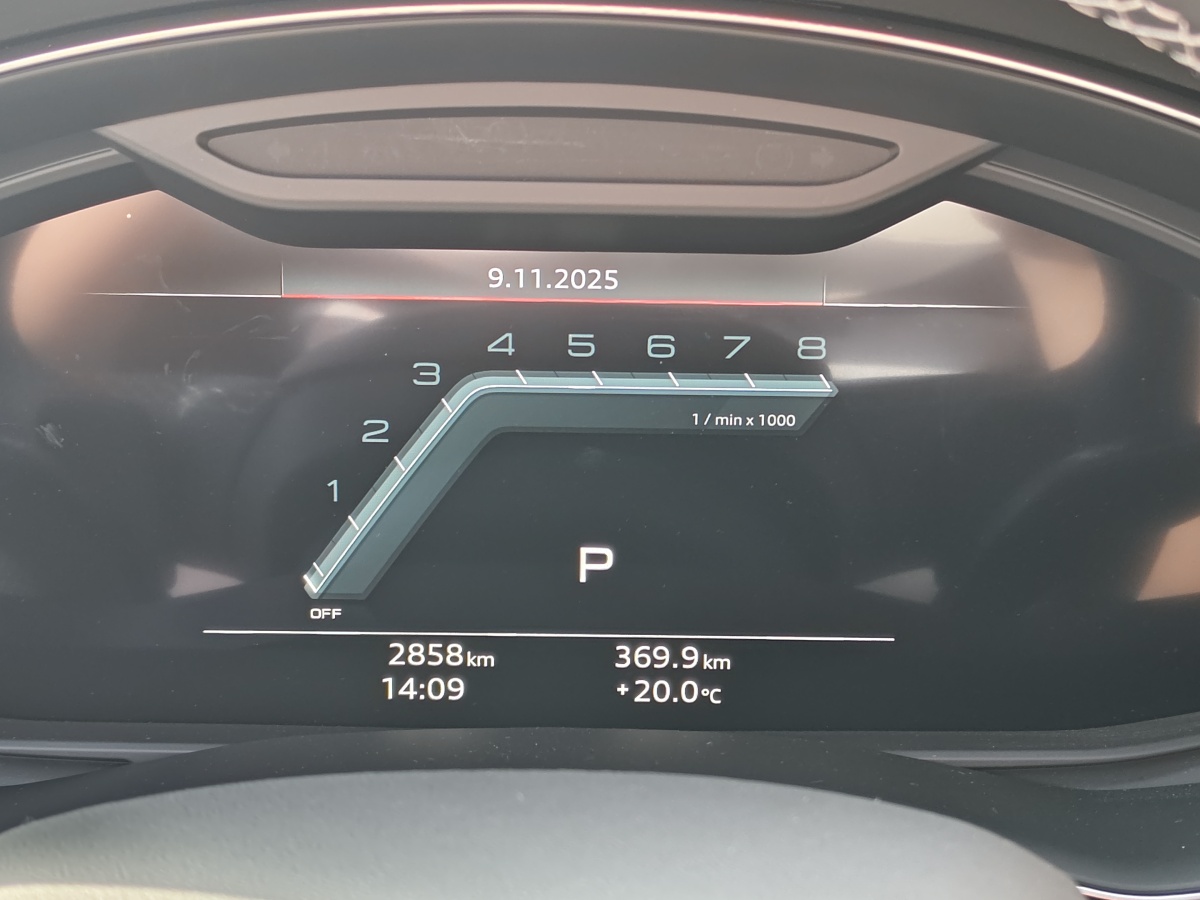 Audi SQ7 2024 #16 Audi SQ7 2024 car image #16