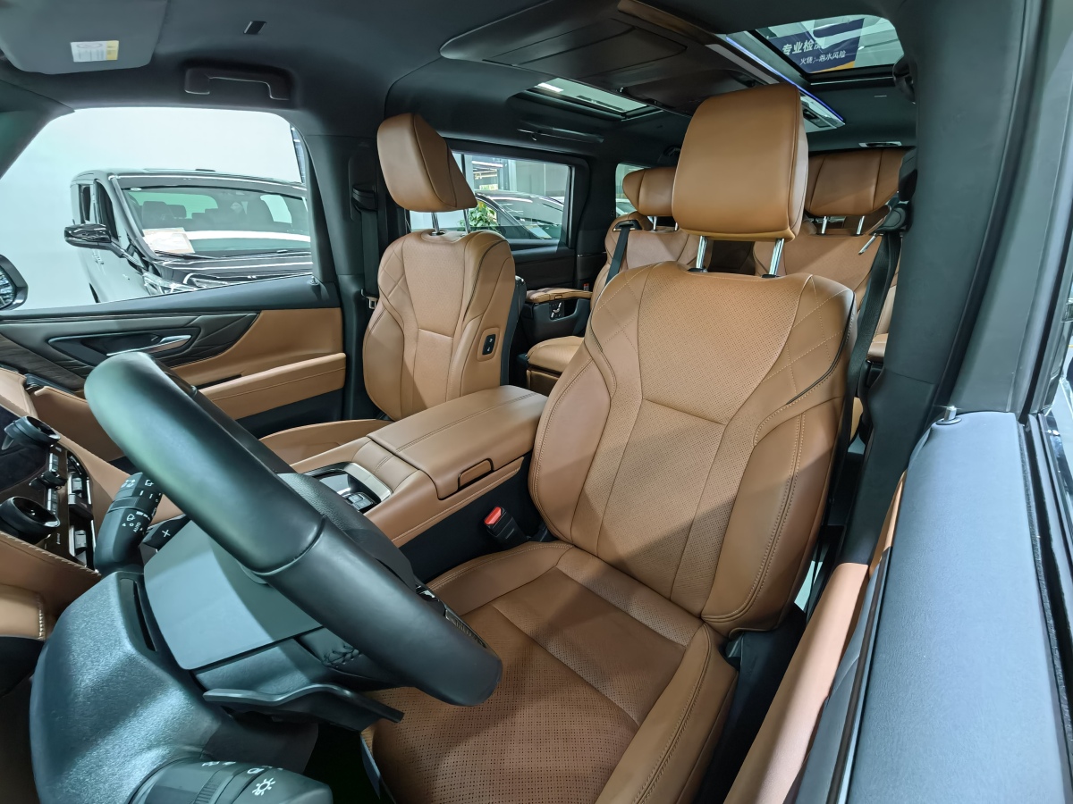 Toyota Vellfire 2024 car image #16