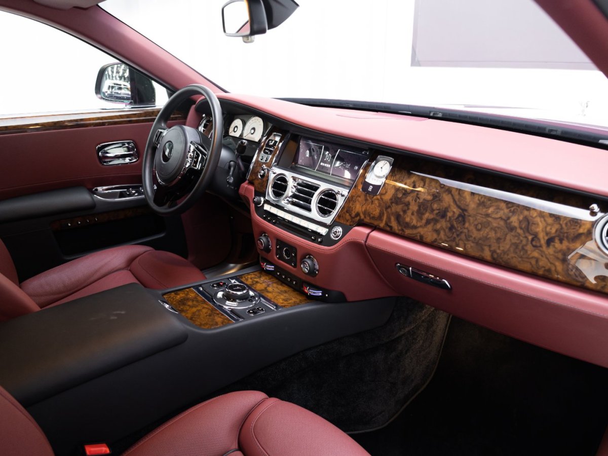 劳斯莱斯 古思特 2018 汽车图片 #16