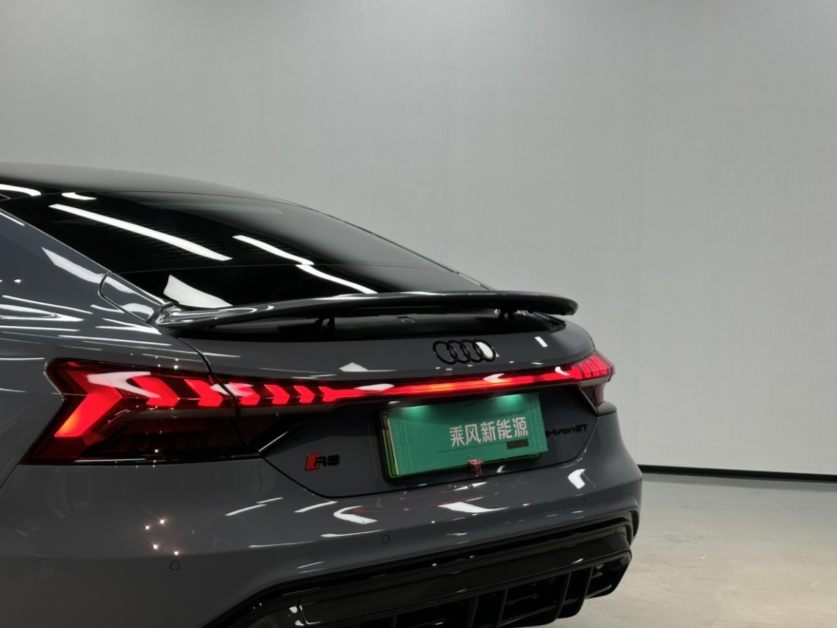 Audi RS e-tron GT 2022 #16 Audi RS e-tron GT 2022 car image #16