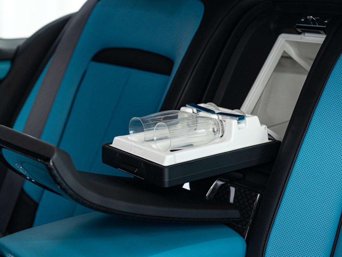 Rolls-Royce Cullinan 2021 car image #16