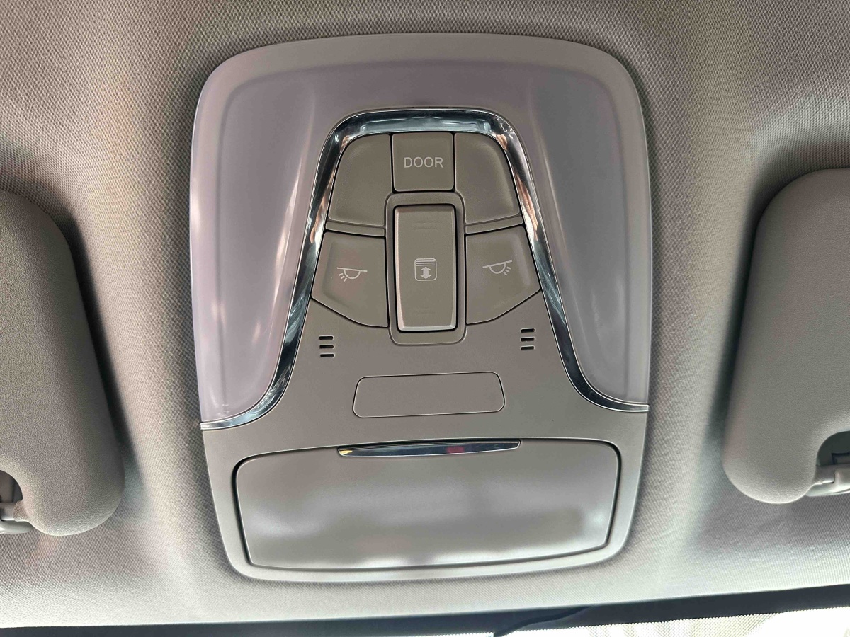 GAC Trumpchi GS3 2019 #16 GAC Trumpchi GS3 2019 car image #16