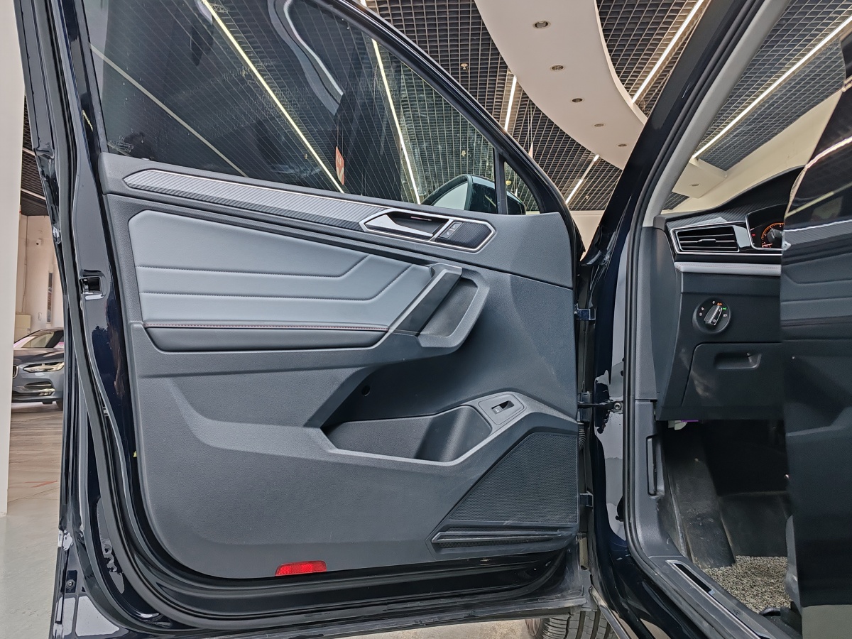 Volkswagen Tiguan X 2022 car image #16