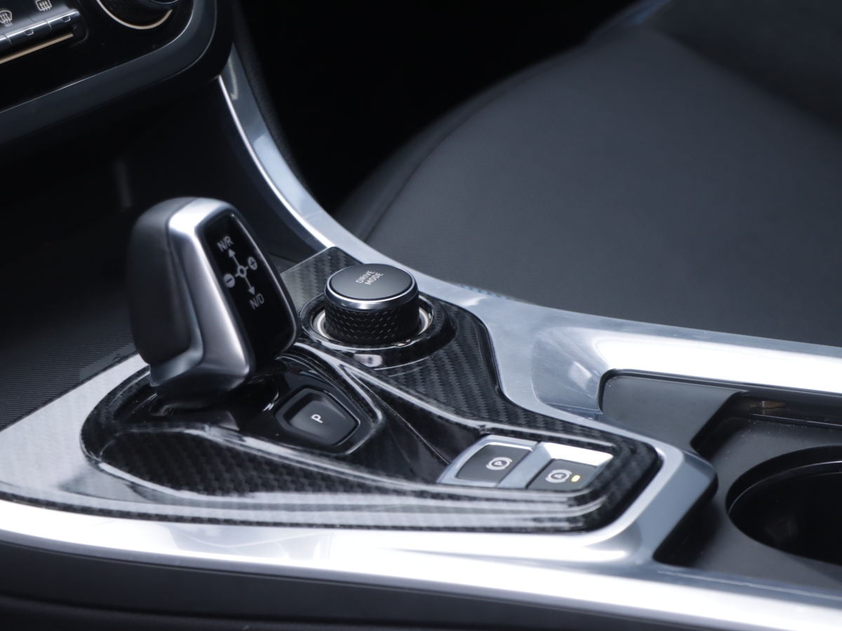 Lynk & Co 01 EM-P 2018 car image #16