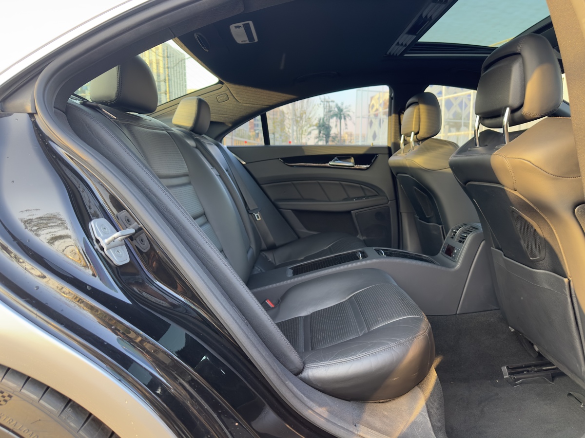 Mercedes-Benz 2015 car image #16