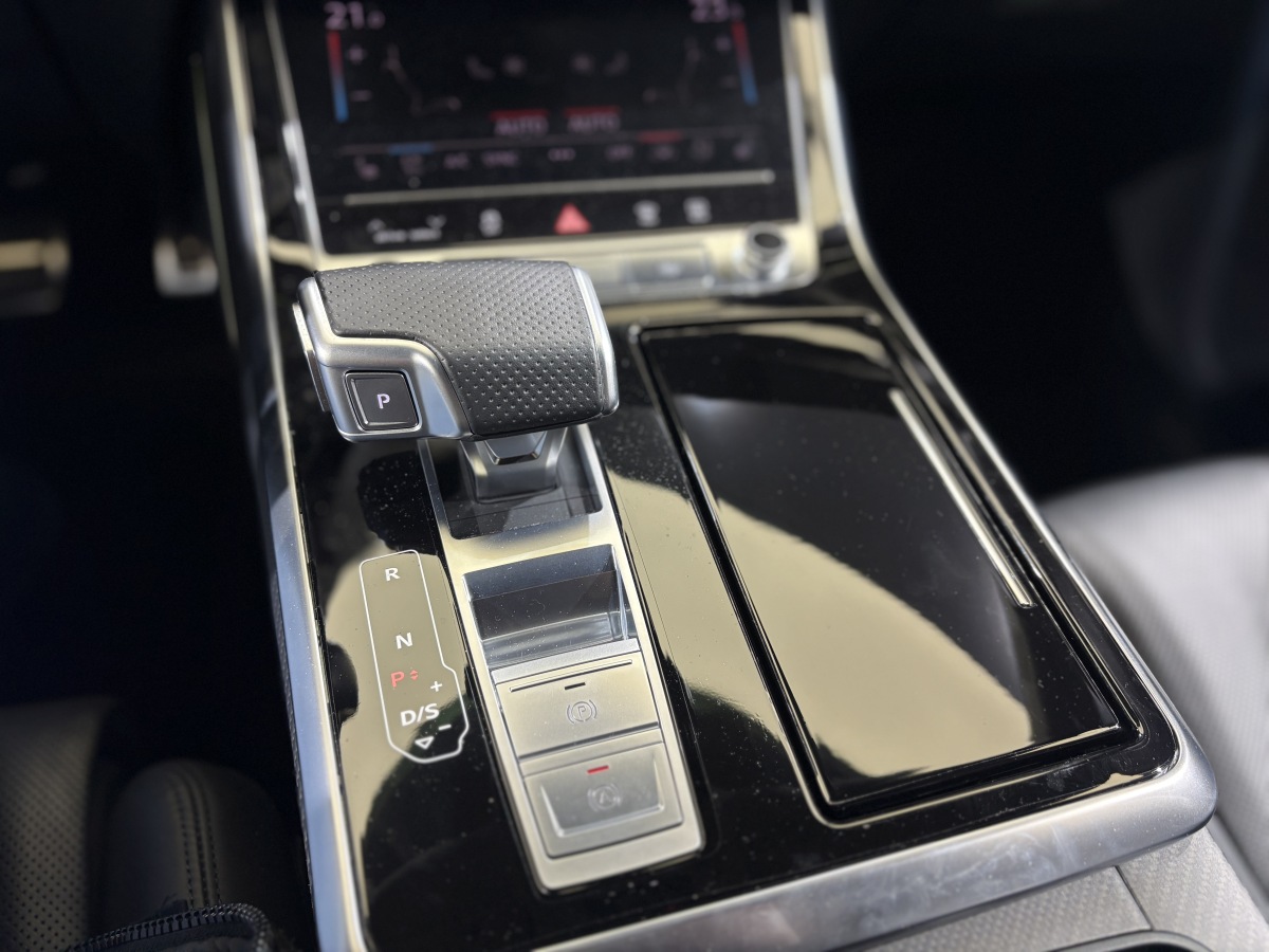 Audi 2022 car image #16