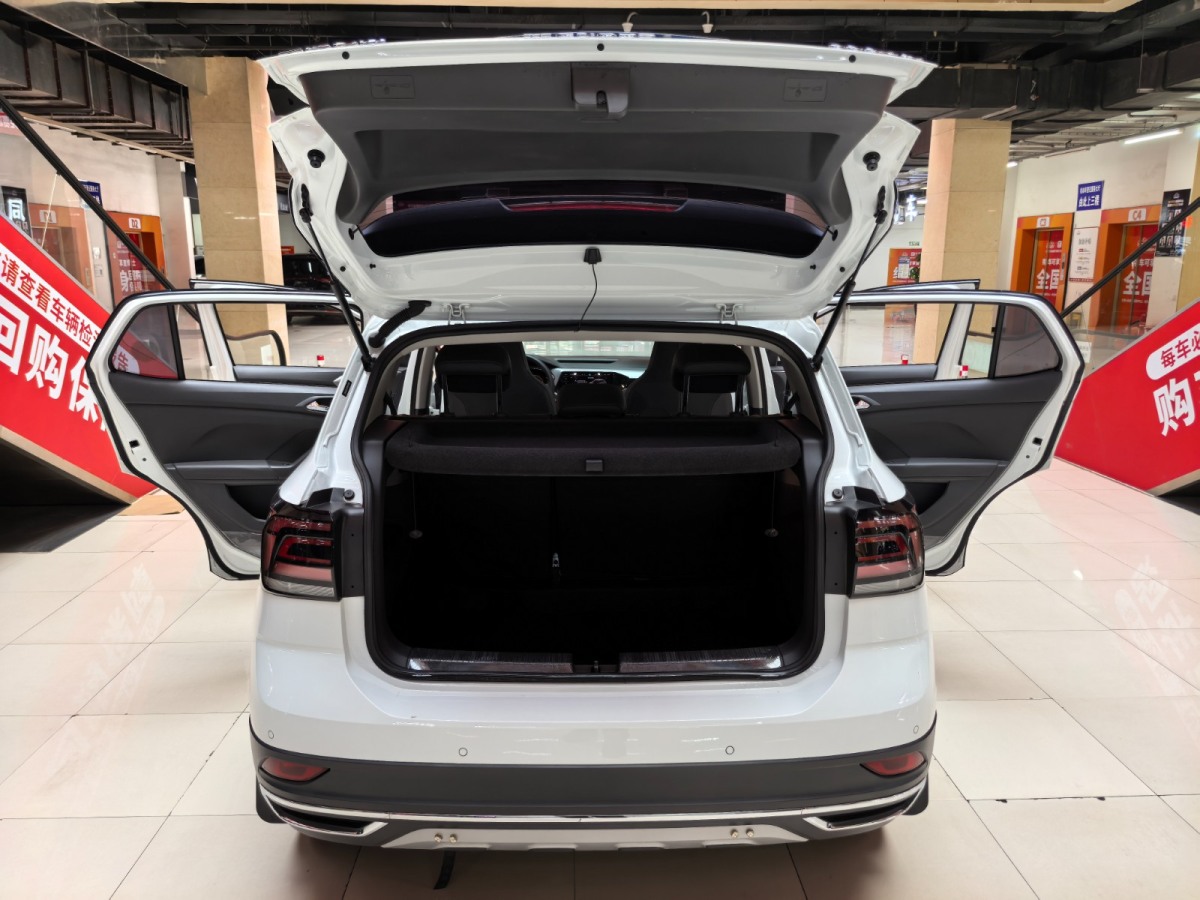 Volkswagen T-Cross 2024 car image #16
