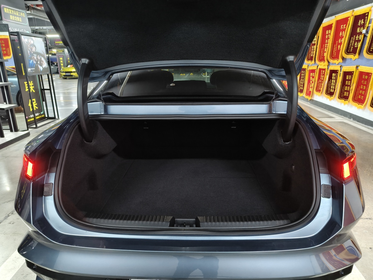 Lynk & Co Z10 2024 car image #16