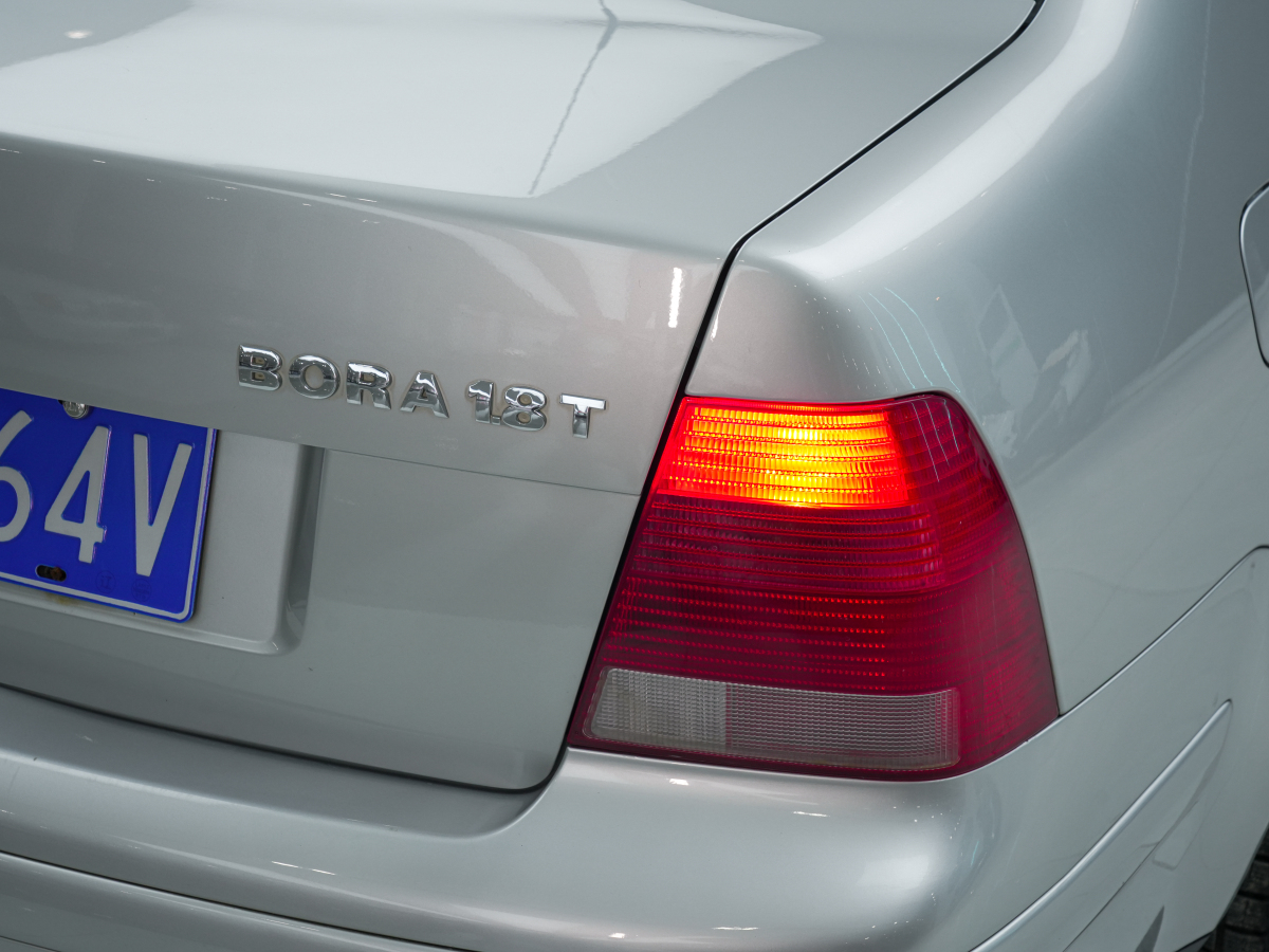 Volkswagen 2004 car image #16