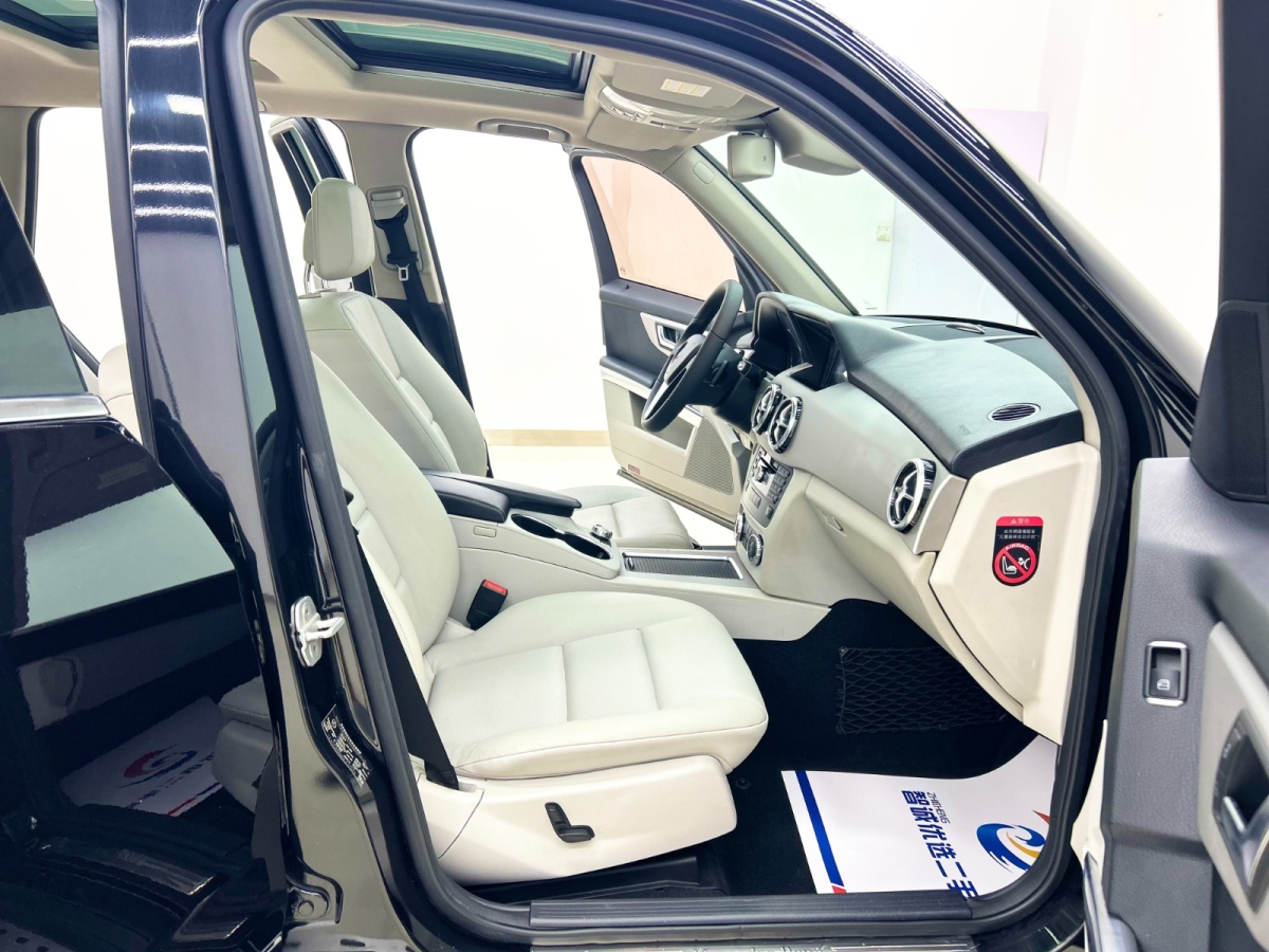 Mercedes-Benz GLK Class 2012 car image #16