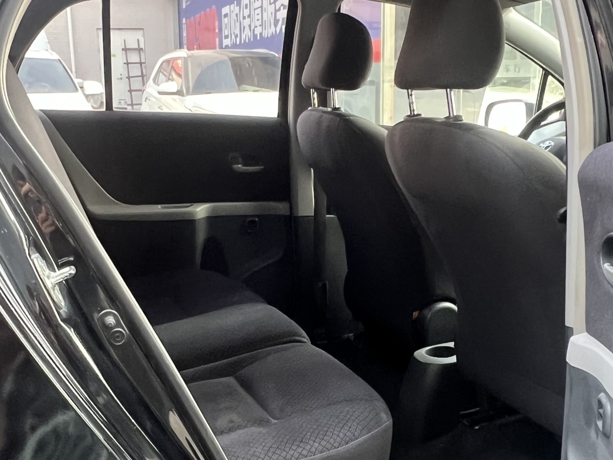 Toyota Yaris 2009 car image #16