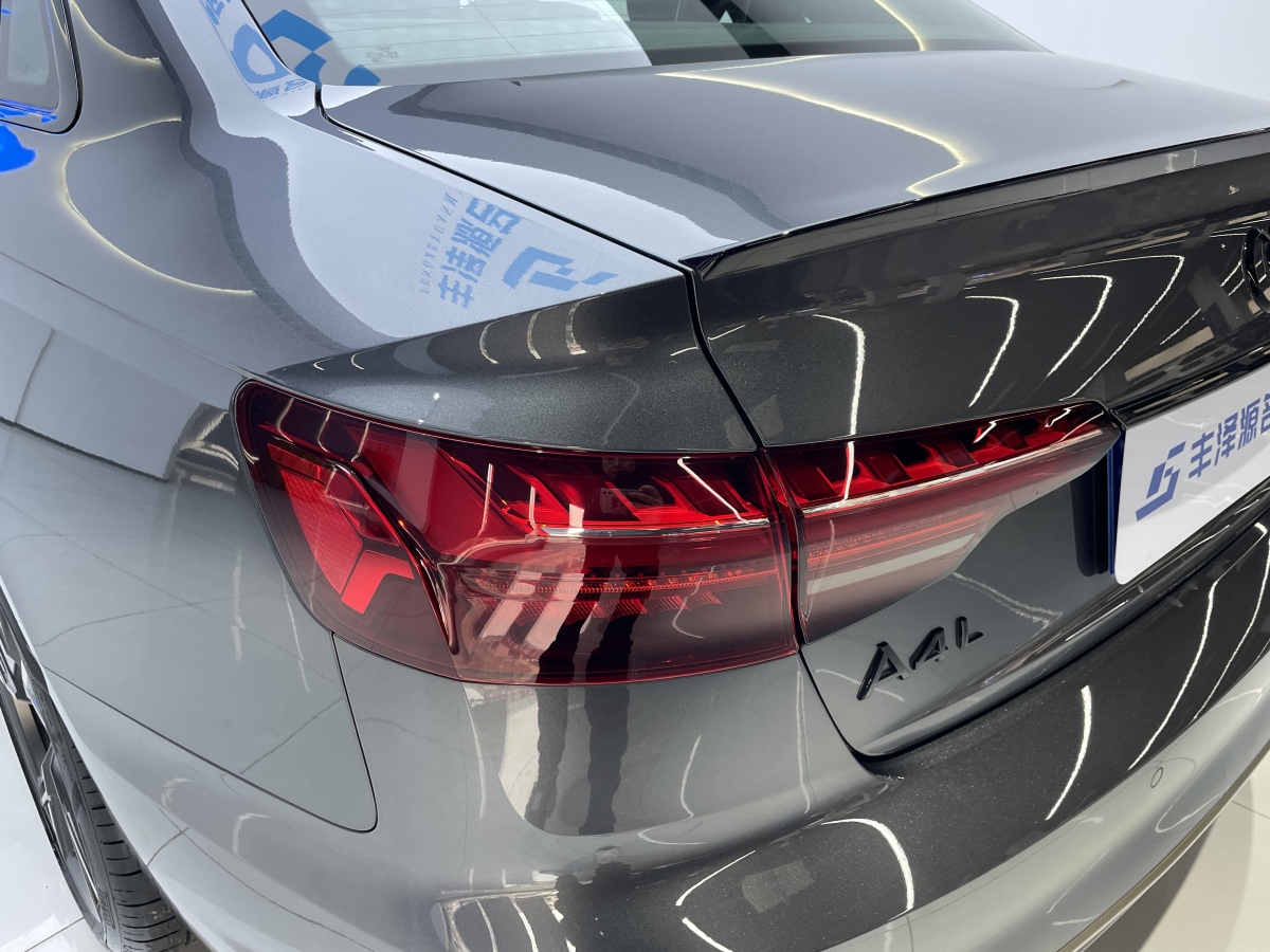 Audi A4L 2024 car image #16