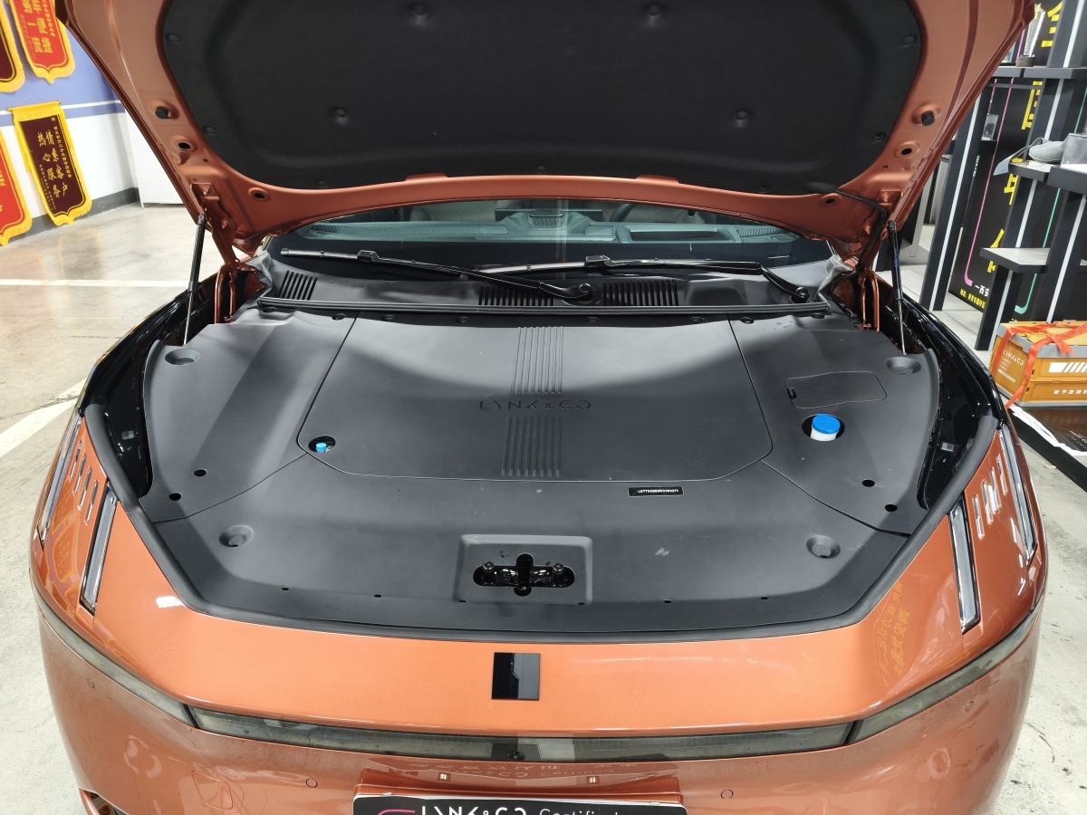 Lynk & Co Z10 2025 immagine di auto #16