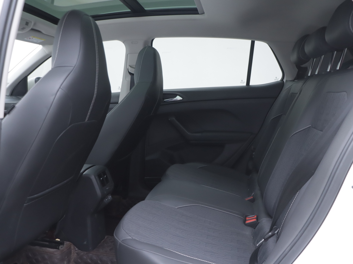 Volkswagen T-Cross 2021 immagine di auto #16