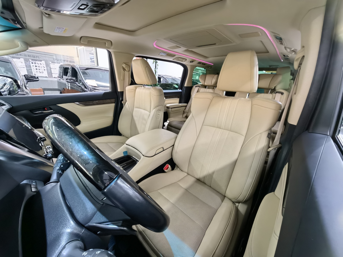 Toyota Alphard 2023 #16 Toyota Alphard 2023 изображение автомобиля #16