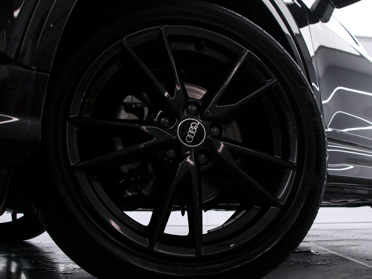 Audi Q2L 2021 immagine di auto #16