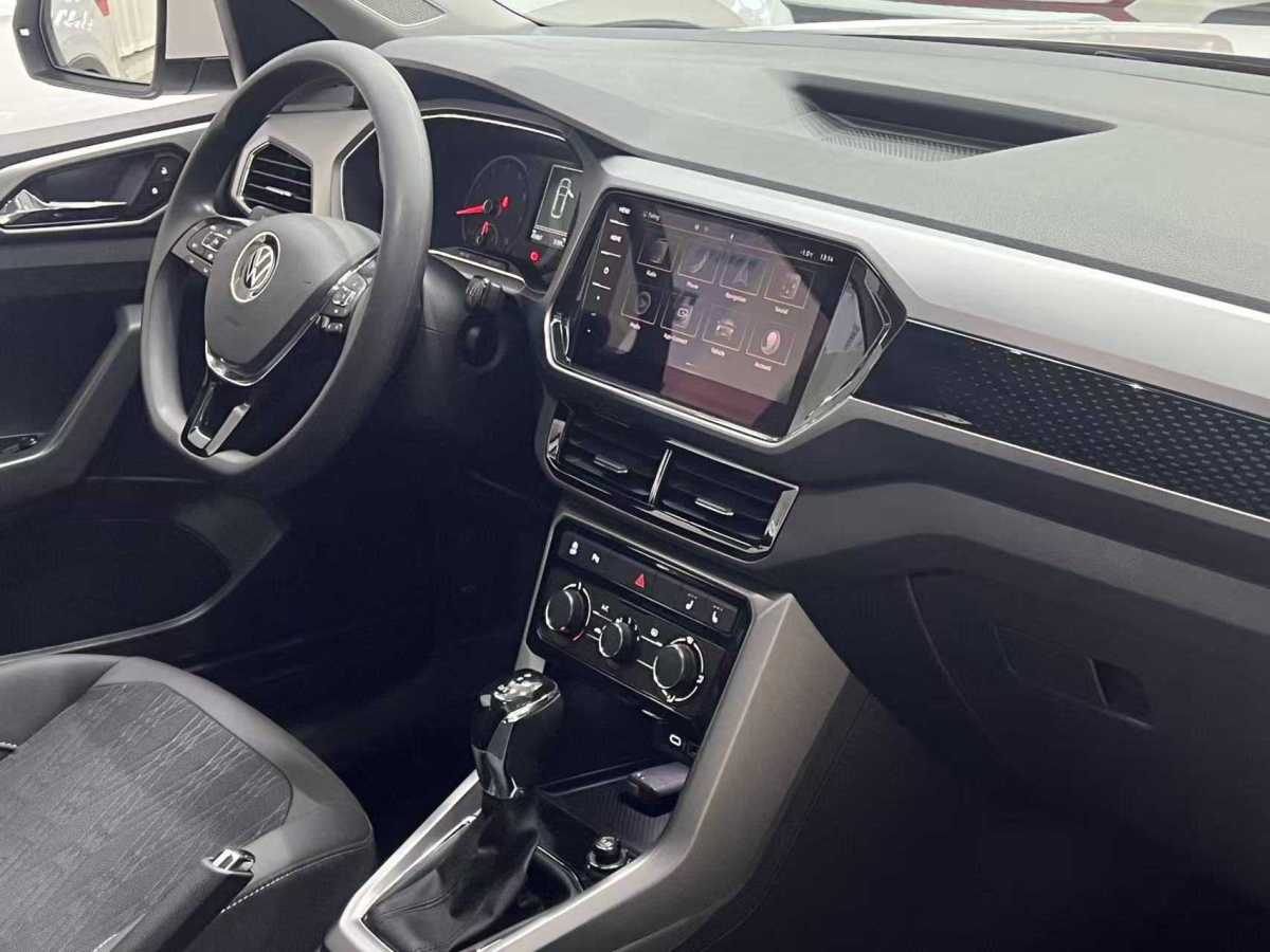 Volkswagen T-Cross 2021 #16 Volkswagen T-Cross 2021 car image #16
