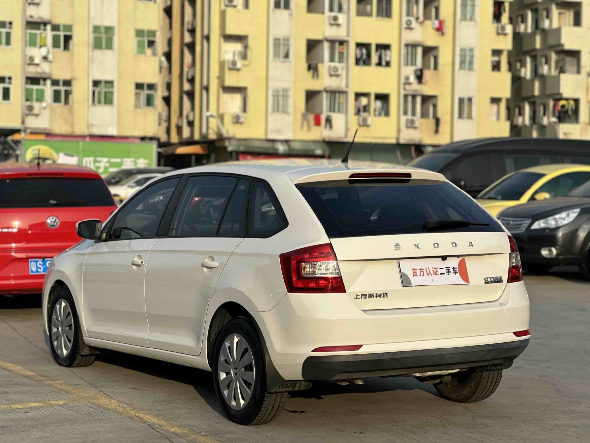 Skoda Rapid Spaceback 2019 car image #16